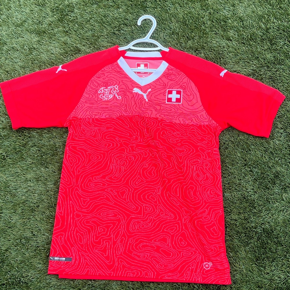 Switzerland Suisse men’s jersey in good condition size medium M